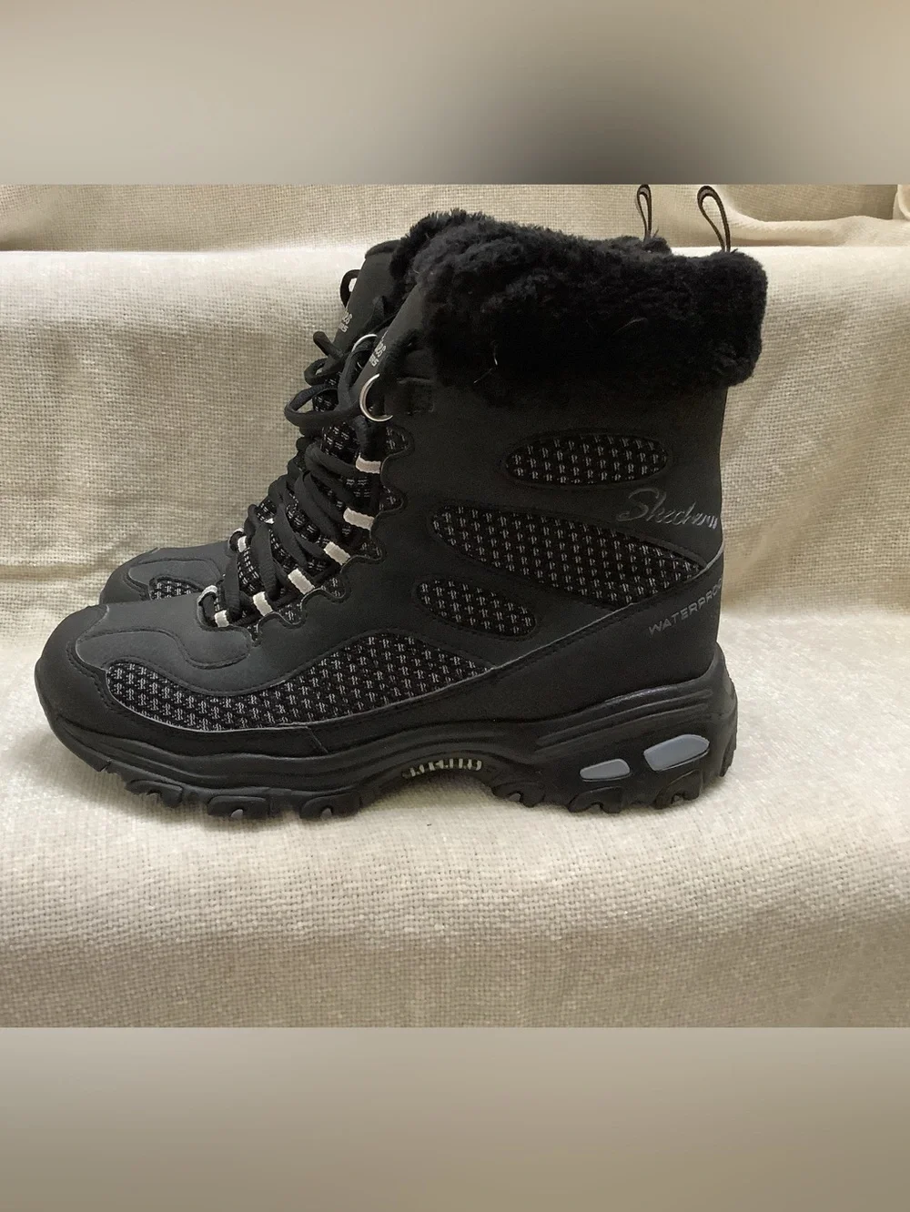 Skechers D'Lites Bomb Cyclone Waterproof Boots-Black & Gray-Faux Fur Lined-9M